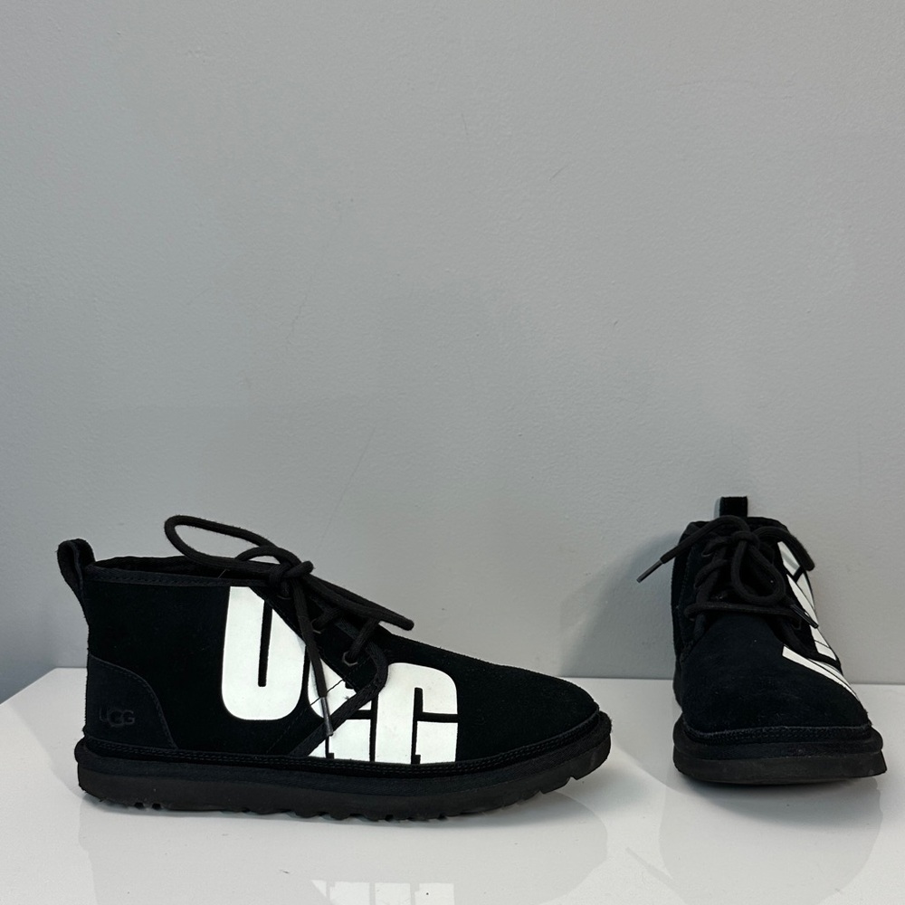 Ugg Men’s Neumel Chopd Black Suede Boots Size 8
